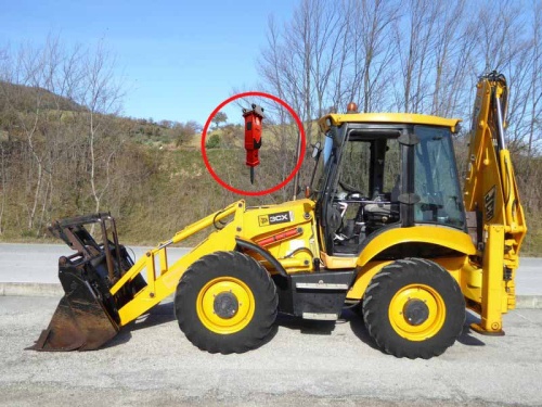 Аренда экскаватора JCB 3CX с гидромолотом